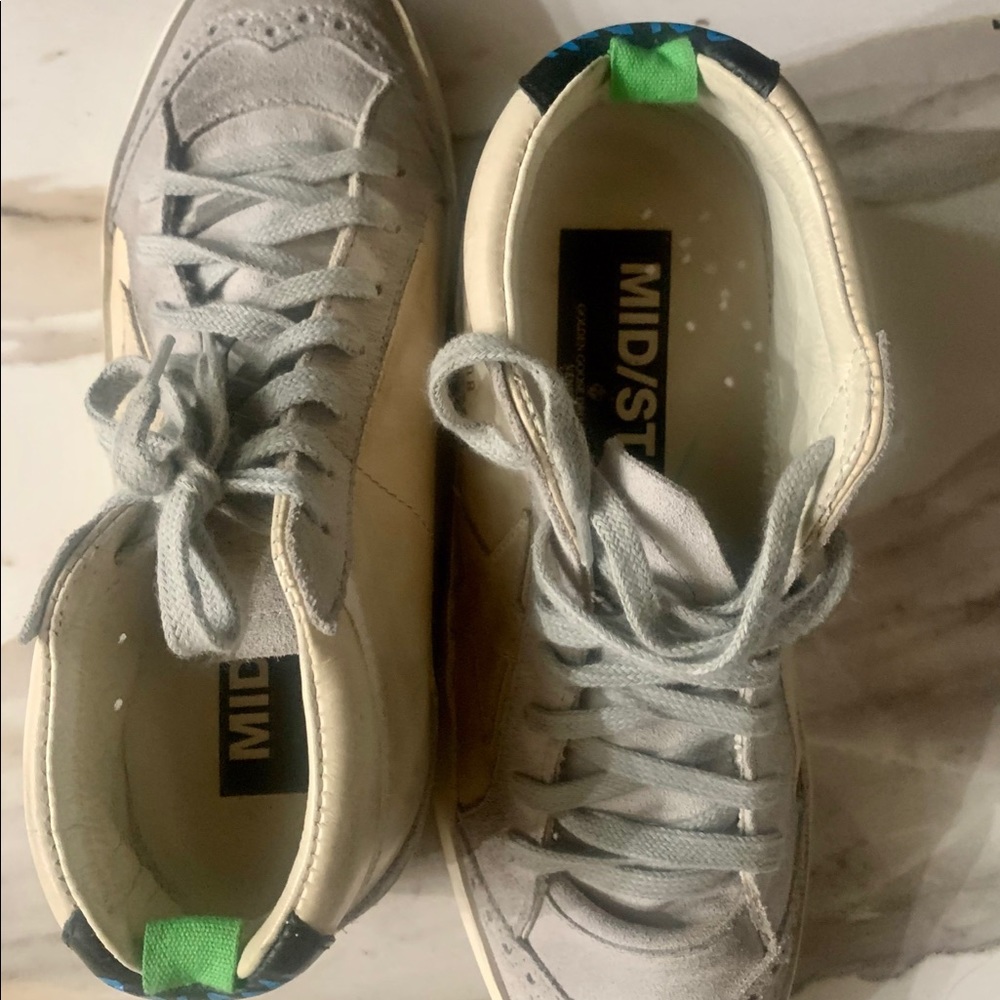 Sneakers